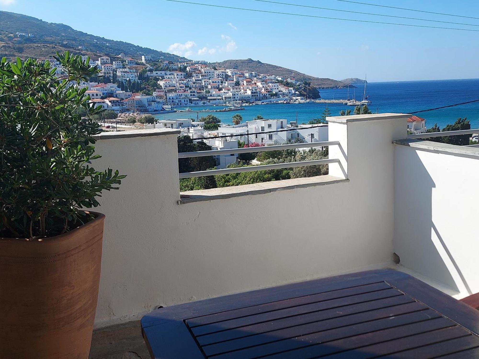 Villa Arni Andros - Βίλα Αρνη Batsíon Rom bilde
