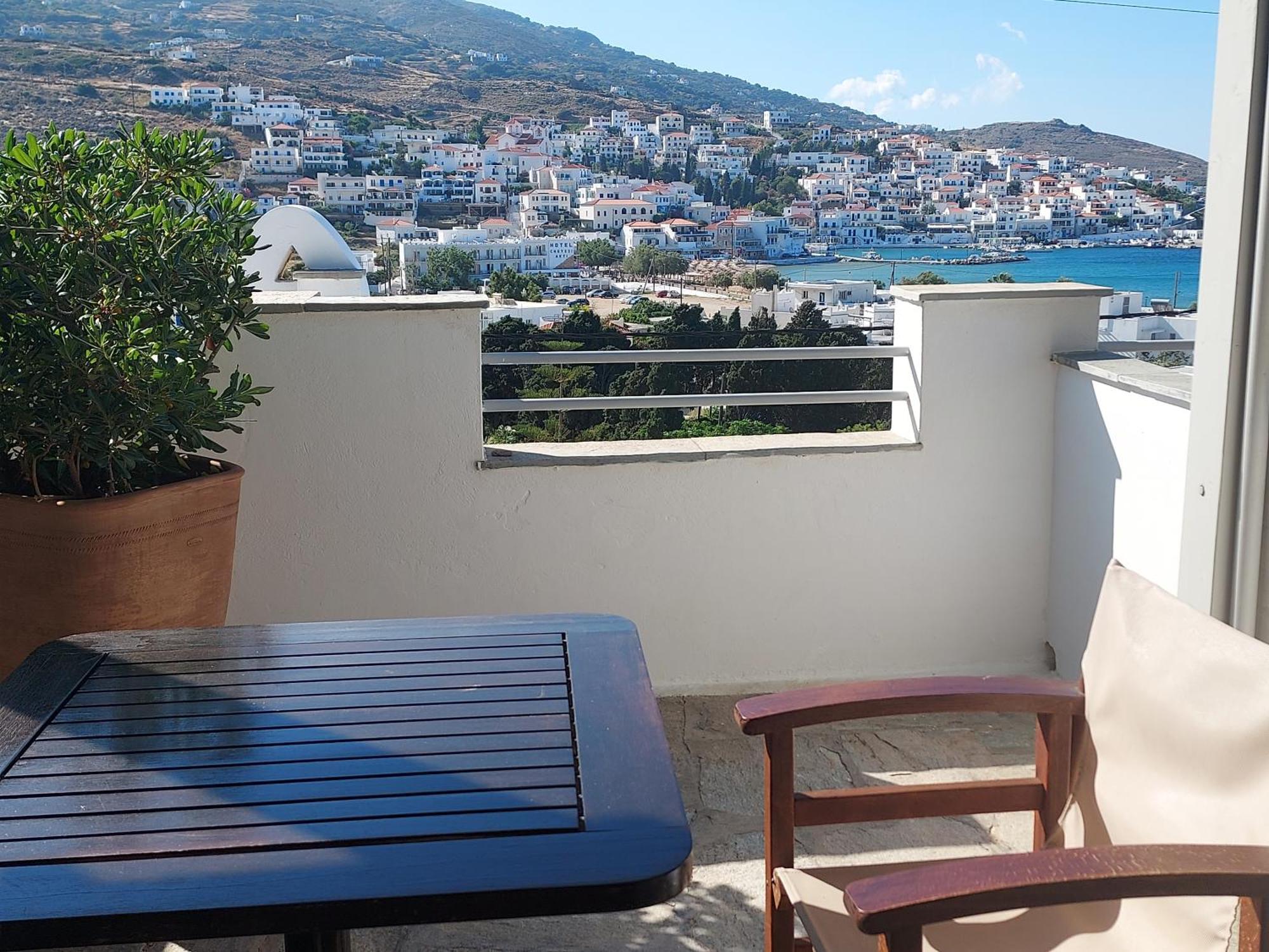 Villa Arni Andros - Βίλα Αρνη Batsíon Rom bilde