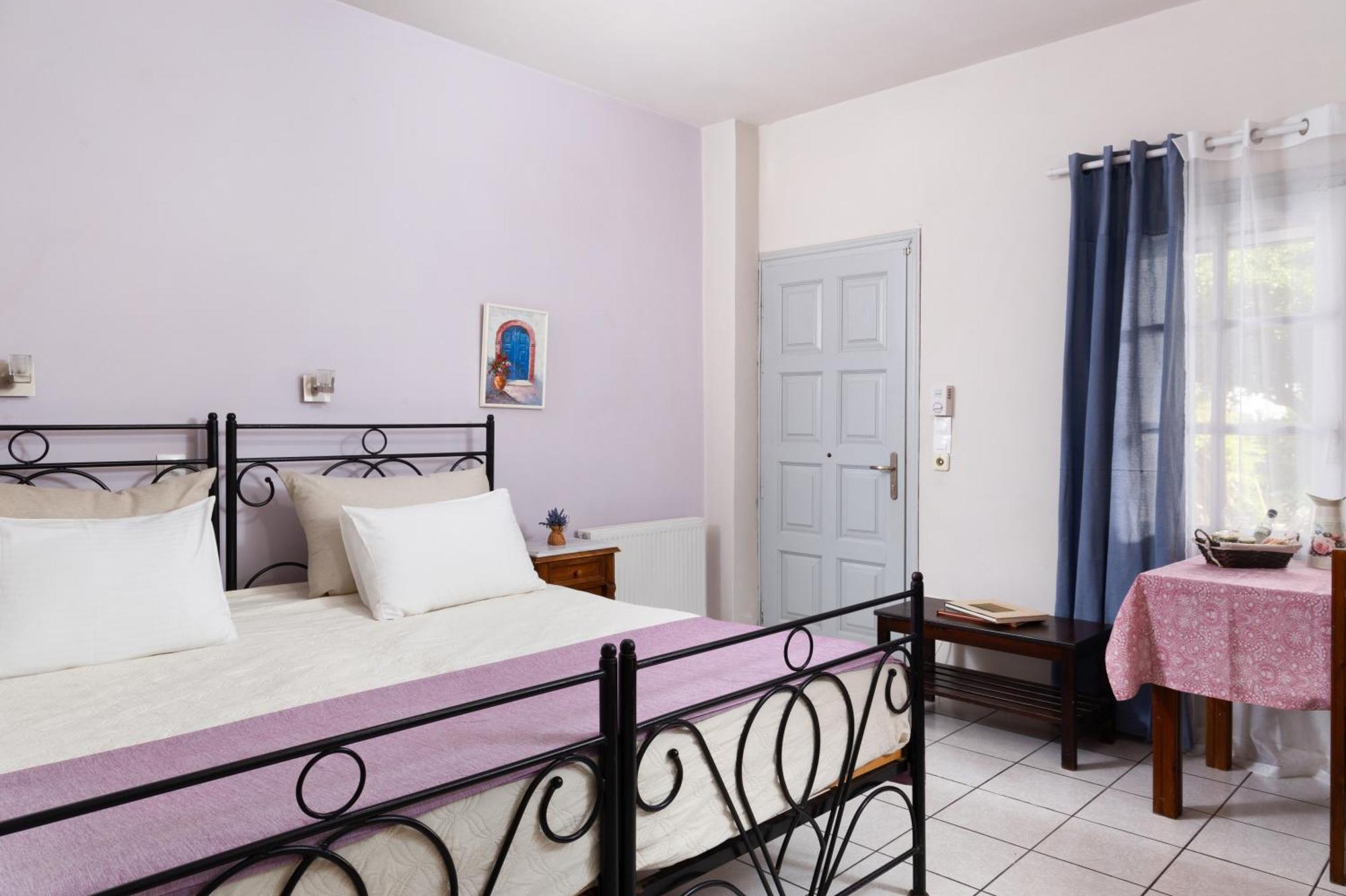 Villa Arni Andros - Βίλα Αρνη Batsíon Rom bilde
